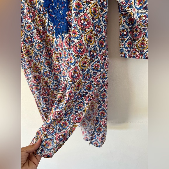 Roller Rabbit Embroidered Cotton Pattern V-neck Tunic Top Size Medium - Picture 9 of 12